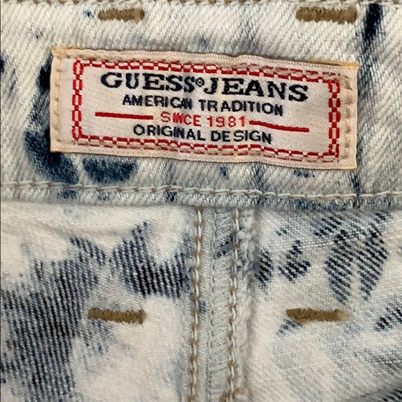 Stone Washed Jean Guess Shorts - Picture 5 of 6